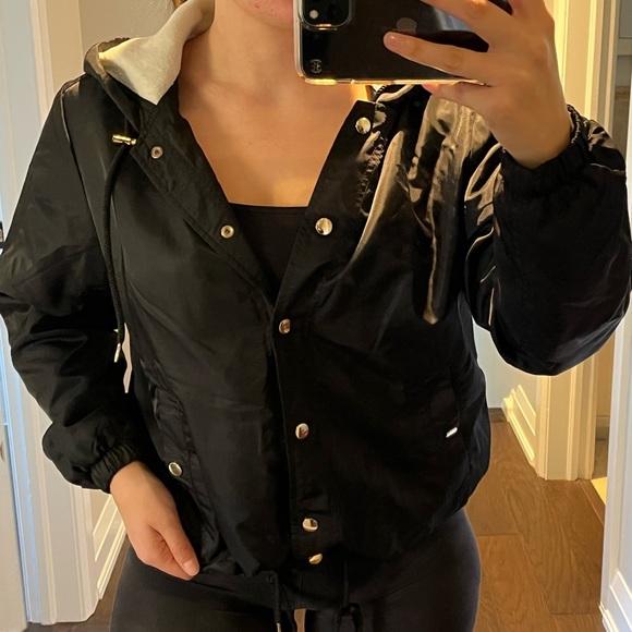 Forever 21 black bomber jacket - Picture 3 of 5